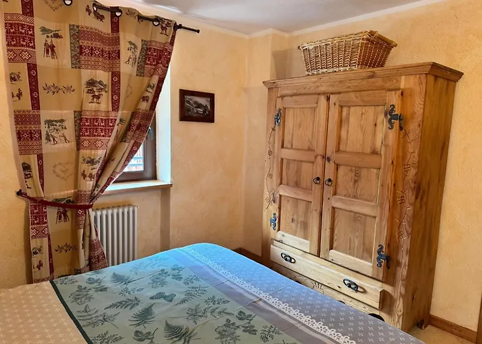 We Are 4810 Les Crampons Apartment